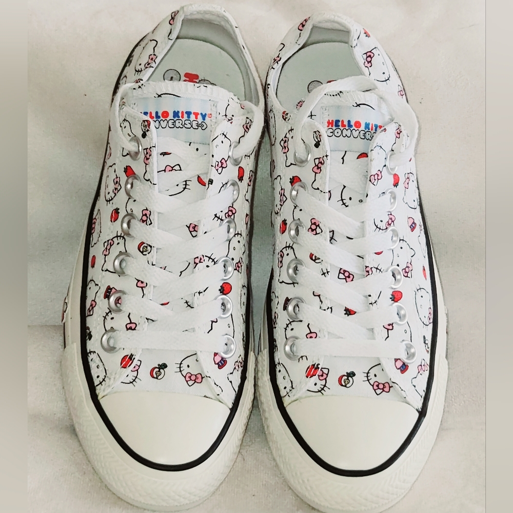 Low Top Hello Kitty Converse Chuck Taylor All Star Women Size 7 - Picture 6 of 7